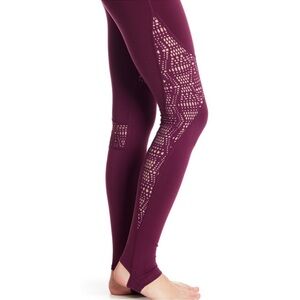 Alo Yoga West Coast Eyelet Laser Cut Stirrup Leggings I Size: XS